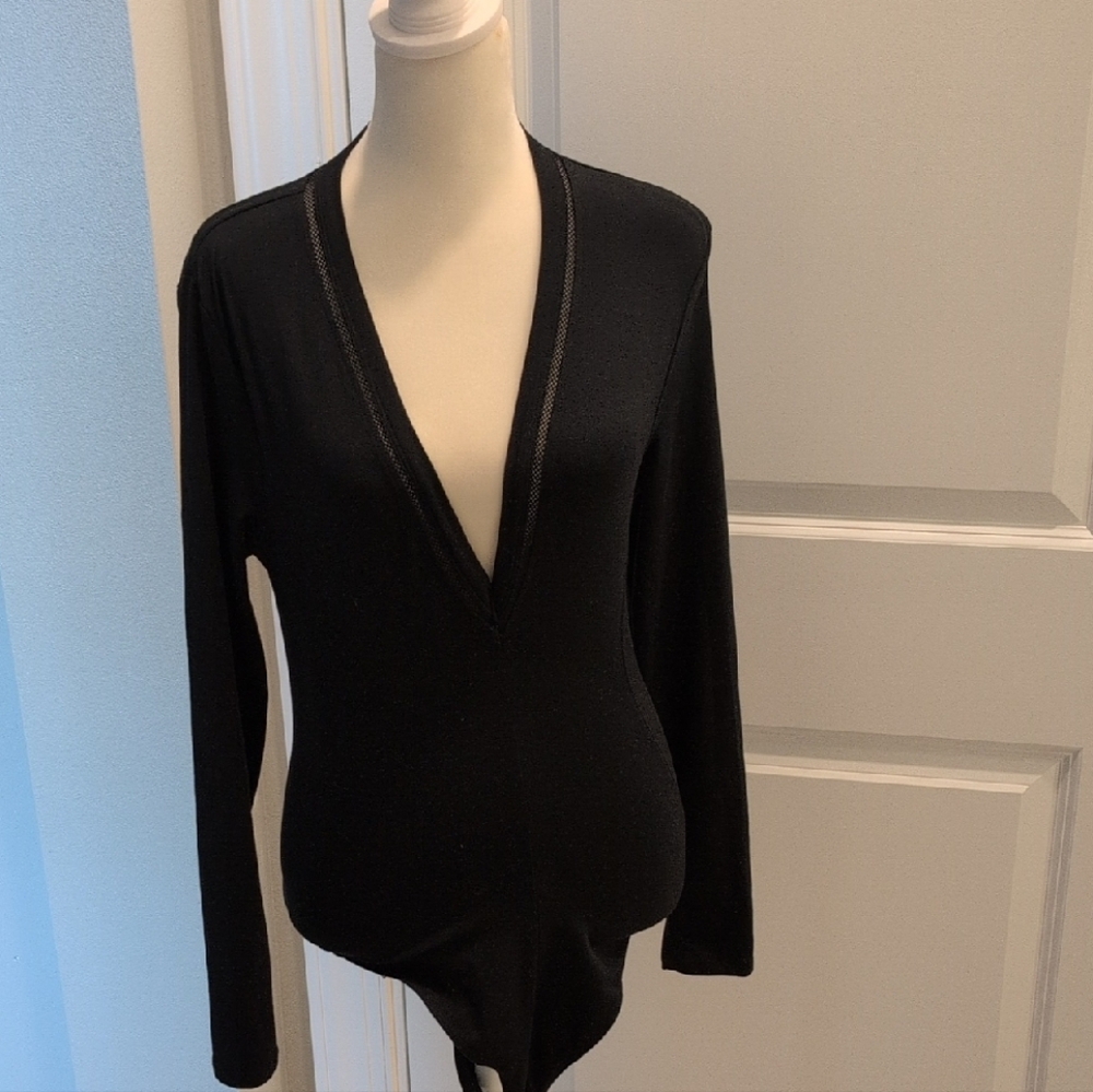 Good American Black Deep V-Neck Bodysuit. Used Non Smoking Home